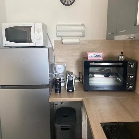 Apartment Dans A 600m De La Fréjus