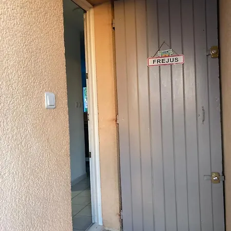Dans A 600m De La Apartmán Fréjus