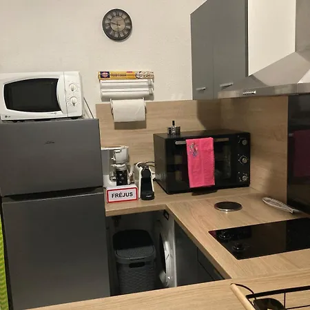 Dans A 600m De La Apartment Fréjus