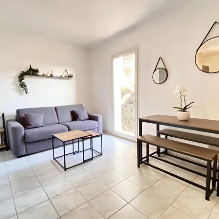 Apartment Dans A 600m De La Frejus